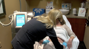 coolsculpting-fat-loss-cincinnati-liposuction-dr-jon-mendelsohn-roxanne-wise